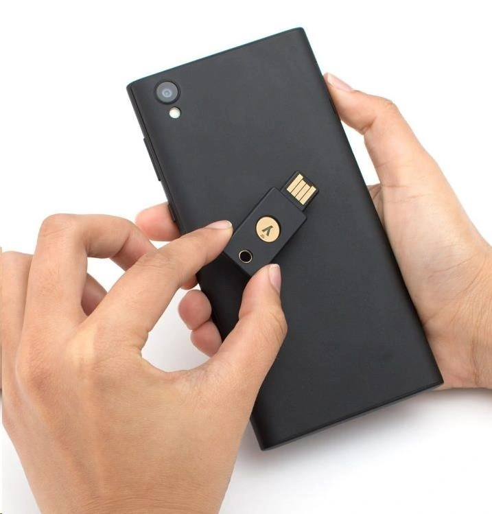 YubiKey 5 NFC - USB-A, klíč/token s vícefaktorovou autentizaci (NFC, MIFARE), podpora OpenPGP a Smar
